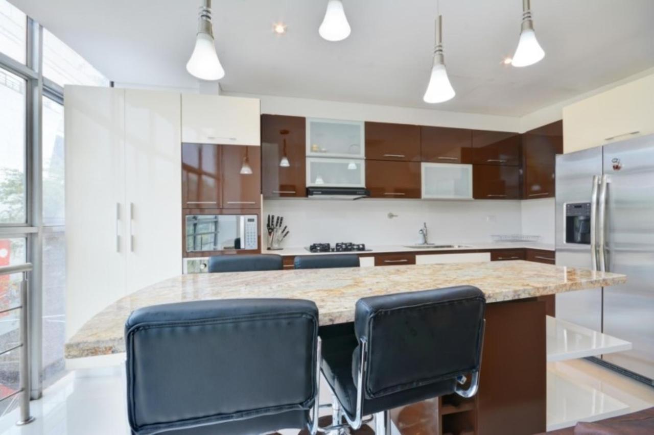 Apartamento Lleras Ac Hot Tub Medellin Luaran gambar
