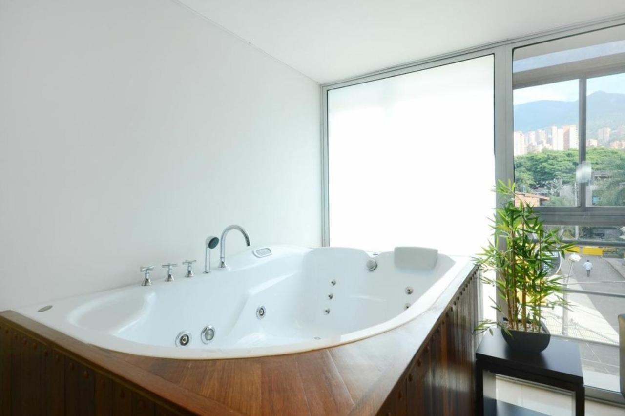 Apartamento Lleras Ac Hot Tub Medellin Luaran gambar